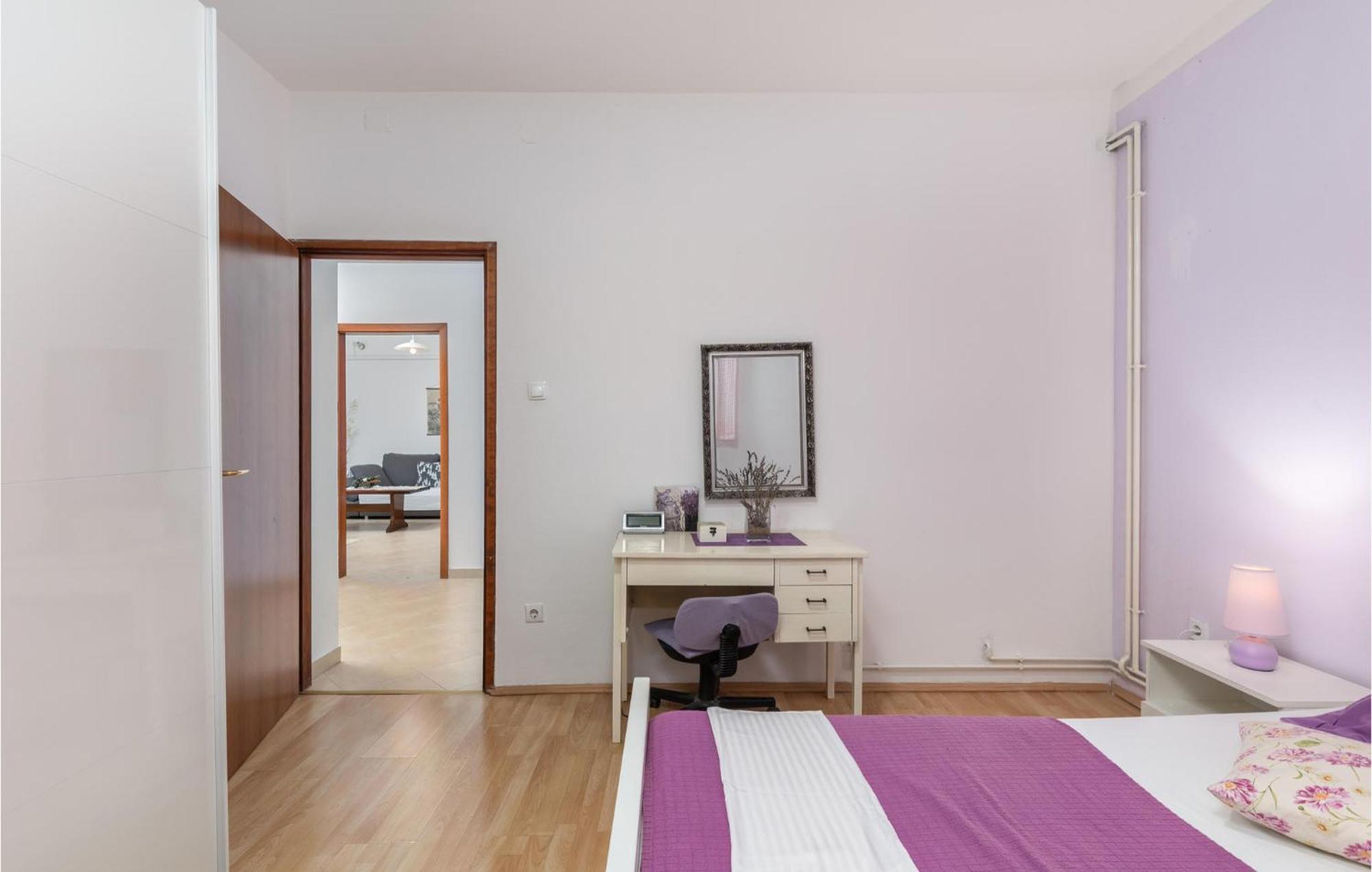 2 Bedroom Gorgeous Apartment In Kostrena Extérieur photo